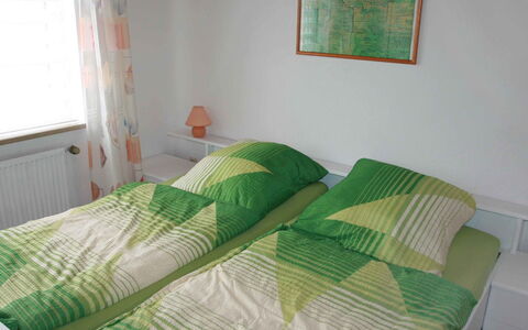 Adda: Soveværelse, Ejendom, Seng, Værelse, Møbel, Sengetøj, Grøn, Bed Frame, Madras, Sengetøj
