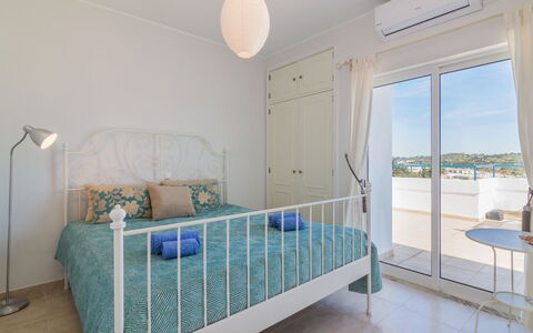 Praia da Luz Sea View: Værelse, Ejendom, Møbel, Produkt, Soveværelse, Seng, Etage, Indretning, Bygning, Ejendom