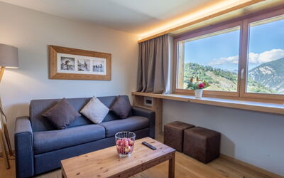 Swisspeak Resorts Vercorin 9000.120: Loft, Hårdttræ, Bejdse, Billedramme, Stue, Pude, Suite, Alps