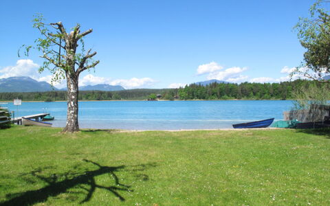 Seehaus Blue Faak: Krop Af Vand, Naturlige Landskab, Natur, Vand, Kyst, Ejendom, Sø, Himmel, Grøn, Naturligt Miljø