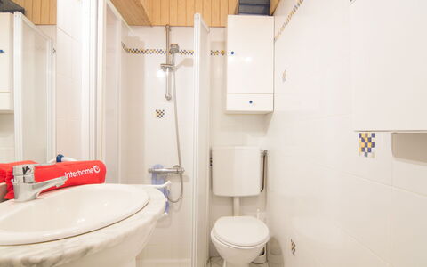 Balafen: Sanitærarmatur, Tap, Toilet, Hvid, Toiletbræt, Produkt, Håndvask, Badeværelse, Purple, Bygning