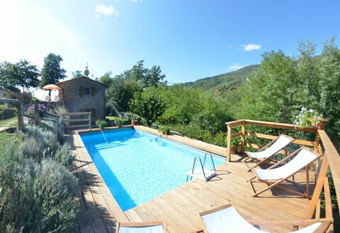 Anfora!!: Svømmepøl, Ejendom, Ejendom, Fritid, Hus, Ferie, Udvej, Bygning, Estate, Backyard