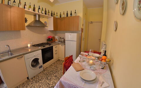 Carnevale: Værelse, Ejendom, Køkken, Countertop, Møbel, Cabinetry, Indretning, Hus, Bygning, Ejendom