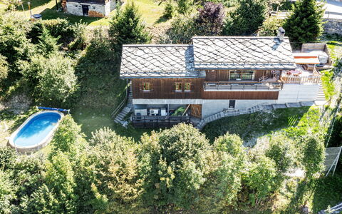Chalet Mayens: Plante, Plantesamfund, Bygning, Vindue, Land Lot, Vegetationen, Træ, Urban Design, Hus, Naturlige Landskab