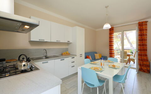 San Pietro Blue: Ejendom, Værelse, Køkken, Bygning, Møbel, Indretning, Countertop, Hus, Ejendom, Cabinetry