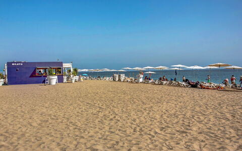 Residencial Daly: Strand, Himmel, Sand, Hav, Ocean, Horisont, Ferie, Kyst, Sky