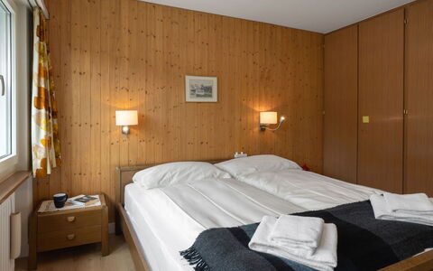 Apartmen Nölly: Møbel, Indretning, Træ, Gulvbelægning, Loft, Etage, Seng, Soveværelse, Værelse, Bed Frame