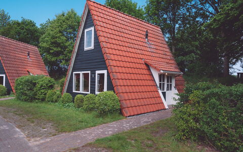 Eigen Wijze: Plante, Himmel, Bygning, Vindue, Træ, Hus, Træ, Land Lot, Vejbelægning, Sommerhus