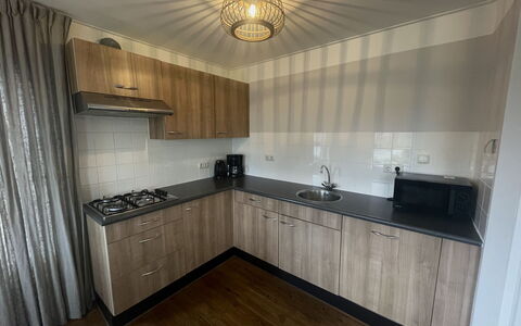 Comfortabel 6: Cabinetry, Countertop, Håndvask, Tap, Køkkenvask, Køkken, Træ, Belysning, Indretning, Etage