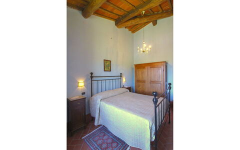 Galleria di Brolio: Væg, Gulvbelægning, Etage, Værelse, Loft, Bed Frame, Soveværelse, Billedramme, Lysarmatur, Hårdttræ