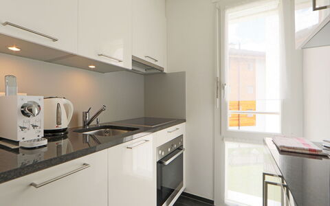 Cervin: Værelse, Ejendom, Countertop, Køkken, Møbel, Cabinetry, Bygning, Indretning, Etage, Større Bandage