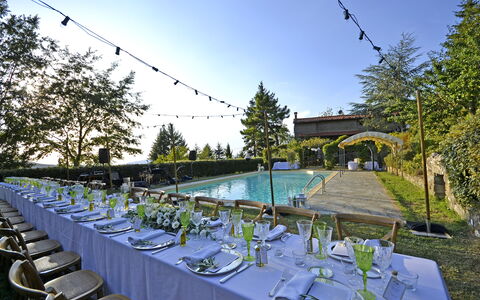 Villa Magnolia: Ejendom, Restaurant, Træ, Himmel, Bord, Bygning, Hus, Begivenhed, Landskab, Plante