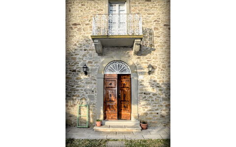 Villa Il Palazzo: Vindue, Træ, Rektangel, Kunst, Væg, Mursten, Facade, Bygning, Arch, Stenmur