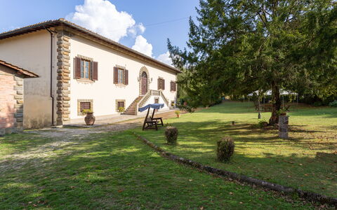 Villa Francesca: Ejendom, Hus, Hjem, Bygning, Ejendom, Estate, Græs, Land Lot, Sommerhus, Lawn