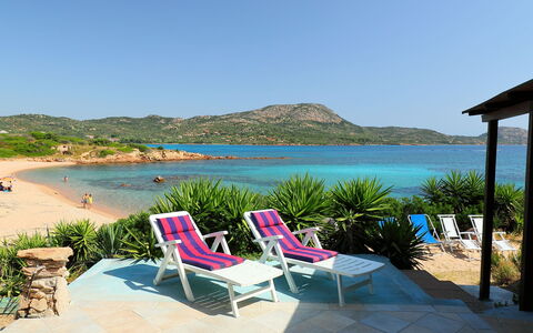 Tritone: Ejendom, Ferie, Udvej, Caribbean, Kyst, Hav, Ocean, Strand, Møbel, Ejendom