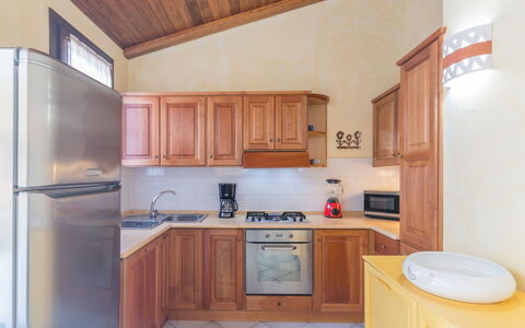 Dalila: Cabinetry, Ejendom, Møbel, Countertop, Håndvask, Køkkenvask, Træ, Køkken, Komfur, Indretning