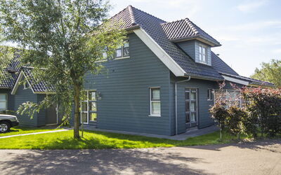 Offingawier 140: Hjem, Hus, Ejendom, Boligområde, Ejendom, Tag, Bygning, Sidespor, Sommerhus, Arkitektur