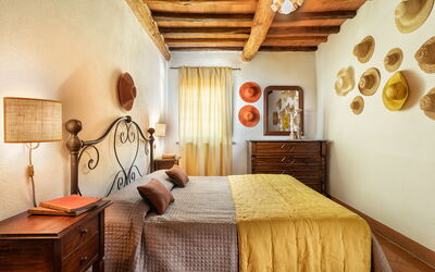 agriturismo-la-papessa-chianti-san-donato-farmhouse-iride-bedroom