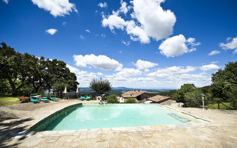 Ripostena Country House