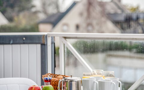 Carnac 181: Morgenmad, Værelse, Bord, Brunch, Måltid, Møbel, Indretning, Plante, Hjem, Ferie