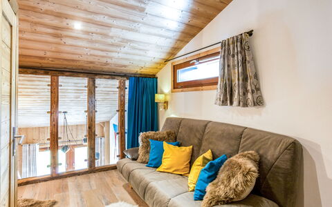 Tignes 392: Værelse, Ejendom, Indretning, Møbel, Loft, Soveværelse, Bygning, Ejendom, Væg, Hus
