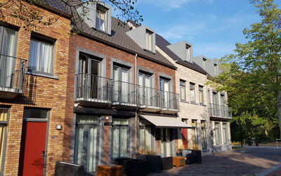 Dormio Resort Maastricht 150.1: Kvarter, Ejendom, Bygning, Boligområde, Stad, Hus, Arkitektur, Hjem, Gade, Menneskelig Bosættelse