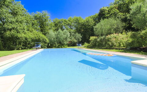 Villa Gioiosa: Blå, Svømmepøl, Vand, Skygge, Have, Udvej, Landscaping, Water Feature, Eco Hotel, Backyard