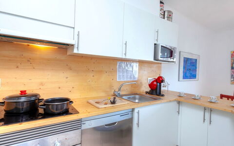 Cap Ras: Ejendom, Køkken, Værelse, Countertop, Cabinetry, Møbel, Hus, Ejendom, Bygning, Indretning