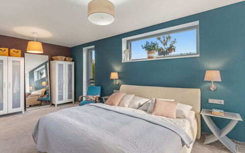 Řeporyje: Møbel, Seng, Soveværelse, Indretning, Loft, Træ, Sengetøj, Gulvbelægning, Sengetøj, Etage