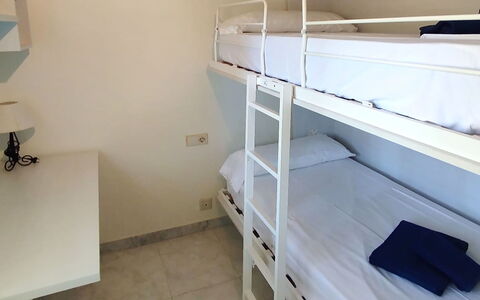 Nautic par: Lejlighed, Soveværelse, Seng, Bed Frame, Sengetøj, Hotel, Hostel