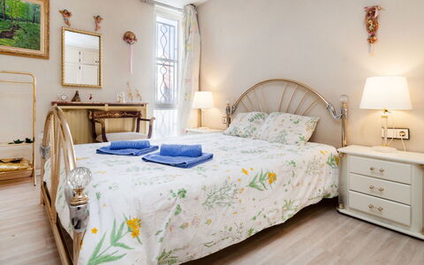 Ridaura Beach: Bygning, Møbel, Ejendom, Vindue, Grøn, Azure, Træ, Komfort, Bed Frame, Cabinetry