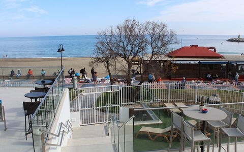 O.house: Himmel, Restaurant, Ferie, Træ, Strand, Hav, Arkitektur, Bord, Walkway, Fritid