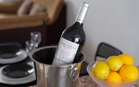Los Nadales: Flaske, Bordservice, Bord, Mad, Drinkware, Ingrediens