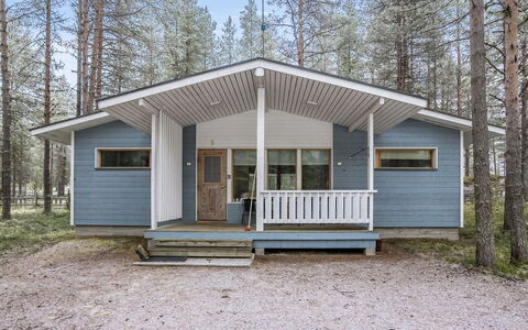Villa Lakka: Træ, Sommerhus, Sidespor, Bjælkehytte, Garden Bygninger, Planke, Hårdttræ, Skygge, Skur, Veranda