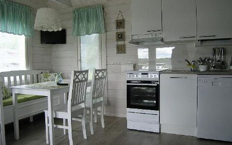 Mariantupa: Træ, Sommerhus, Bjælkehytte, Skov, Skur, Garden Bygninger, Lærk, Woodland, Bejdse