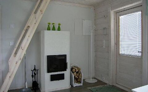 Mariantupa: Træ, Sommerhus, Bjælkehytte, Skov, Skur, Garden Bygninger, Lærk, Woodland, Bejdse