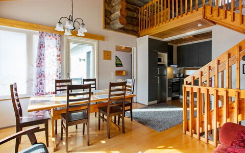 Rukapahta 5: Gulvbelægning, Indretning, Træ, Loft, Etage, Møbel, Værelse, Trægulve, Hårdttræ, Bejdse