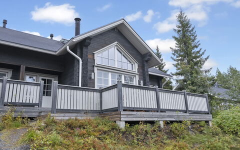 Rukanloisto a: Træ, Hus, Hjem, Sommerhus, Veranda, Sidespor, Skydevindue, Estate, Hårdttræ