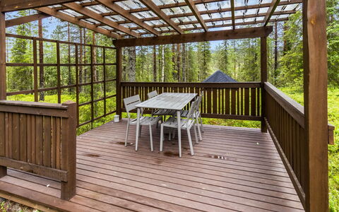Pelkkaveska: Træ, Veranda, Hårdttræ, Trægulve, Dæk, Bejdse, Planke, Have, Udendørs Struktur, Garden Bygninger