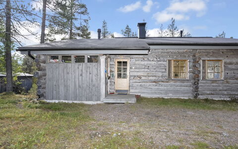 Karhunpesä: Træ, Sidespor, Sommerhus, Hus, Hjem, Planke, Garden Bygninger, Bjælkehytte, Hårdttræ, Veranda