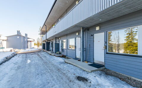 Vuosselinhelmi C6: Træ, Sidespor, Sommerhus, Hus, Hjem, Planke, Garden Bygninger, Bjælkehytte, Hårdttræ, Veranda