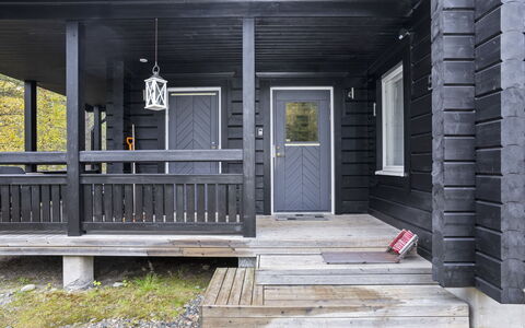 Vuosselin Kataja 5: Træ, Etage, Gulvbelægning, Hårdttræ, Planke, Dør, Veranda, Bejdse, Trægulve, Dæk