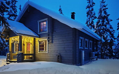 Ihtingin Koskikara: Træ, Sidespor, Sommerhus, Hus, Hjem, Planke, Garden Bygninger, Bjælkehytte, Hårdttræ, Veranda