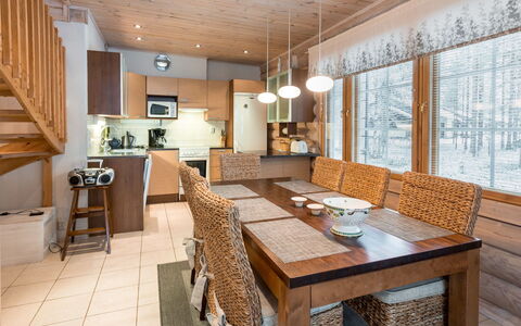 Aspilevi: Møbel, Indretning, Gulvbelægning, Træ, Loft, Etage, Lysarmatur, Countertop, Køkken, Værelse