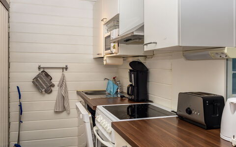 Lomapohjas 2: Køkken Apparat, Køkken, Træ, Større Bandage, Countertop, Indretning, Gulvbelægning, Husholdningsapparat, Etage, Møbel