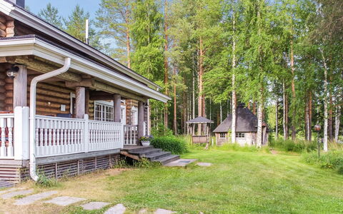 Villa Hermanni: Træ, Træ, Sommerhus, Hus, Tag, Land Lot, Hjem, Landdistrikt, Veranda, Stuehus