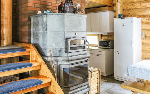 Villa Hermanni: Træ, Bjælkehytte, Sommerhus, Værelse, Hårdttræ, Bejdse, Komfur, Planke, Tømmer, Køkken