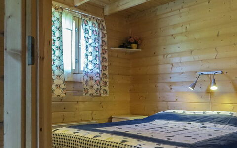 Tuisku: Møbel, Hjem, Dør, Stol, Udendørs Møbler, Køkken & Spisebord, Udendørs Bord, Skygge, Gård, Maling