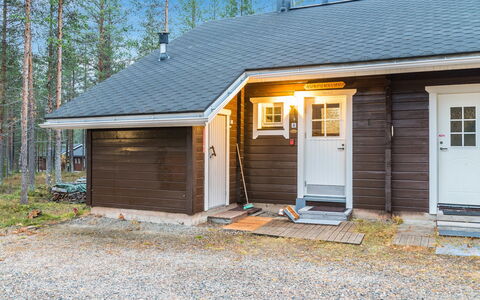 Nurmennunnu: Træ, Sne, Vinter, Sommerhus, Fryser, Hjem, Bjælkehytte, Lærk, Sidespor