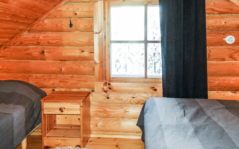 Tikkatupa: Træ, Sommerhus, Bjælkehytte, Skov, Skur, Garden Bygninger, Lærk, Woodland, Bejdse